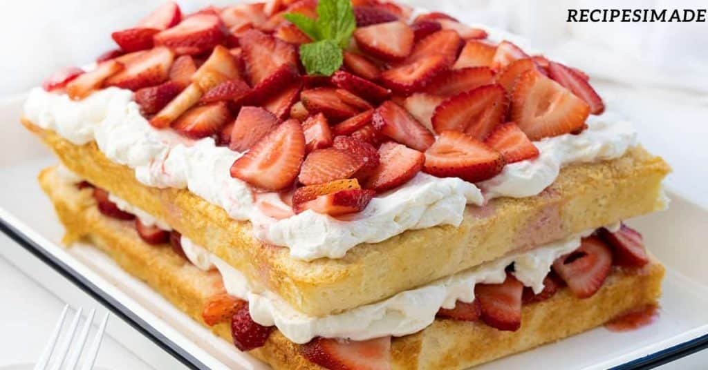 Easy Strawberry Shortcake Cake Recipe