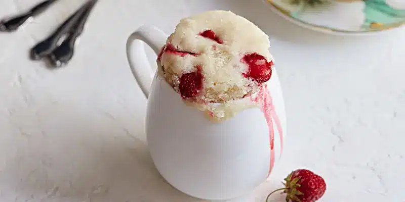 Easy Strawberry Mug Cake